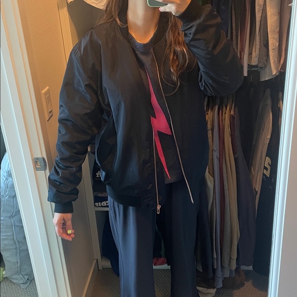 Kendall and Kylie Black Bomber Jacket with Rose Gold Zipper- large - Picture 8 of 8